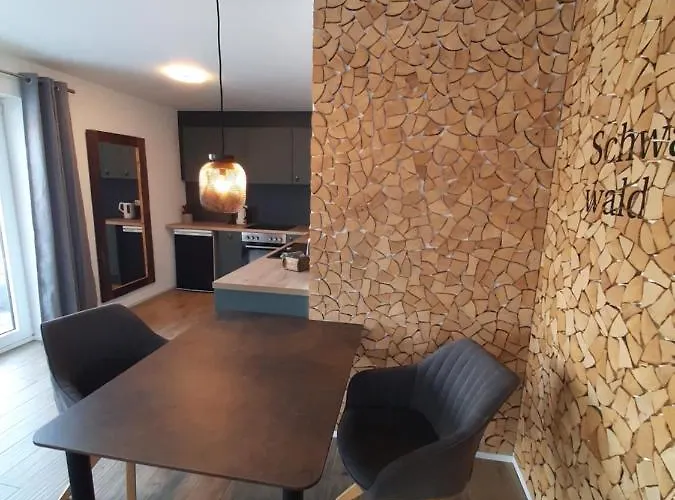 Schwarz I Wald פרוידנשטאדט